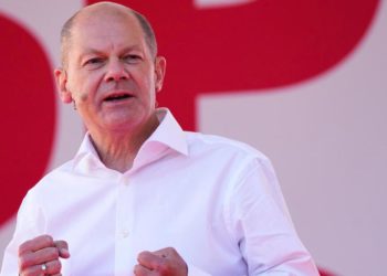 Deklarata e bujshme e kancelarit të Gjermanisë: Jemi kthyer në kavie për vaksinat anti-Covid