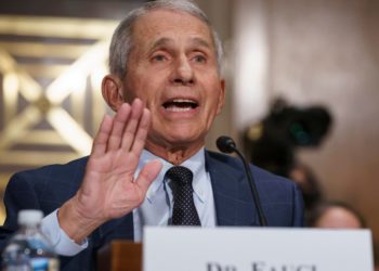 Faucci këmbëngul për dozë të tretë vaksine, ‘EMA’ është kundër