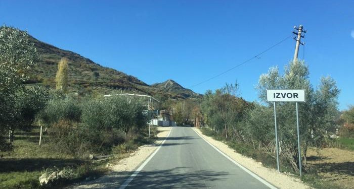 Mbolli kanabis në bahçen e shtëpisë, një i arrestuar në Memaliaj