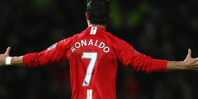 Përsëritet historia e Lionel Messit/ Shiten në kohë rekord fanellat e Cristiano Ronaldos, bluzat e reja dalin online vitin e ardhshëm