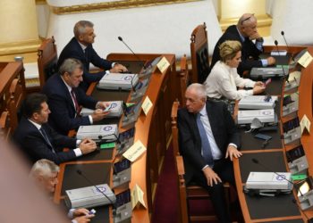 ‘Berisha’, deputeti i Gjirokastrës debat me Bashën: Të mora në cel nuk ma hape, të shkrova dhe SMS nuk mora përgjigje