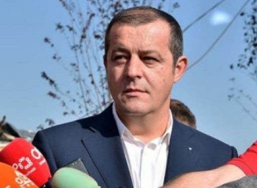 Jep dorëheqjen nënkryetari i bashkisë së Vlorës
