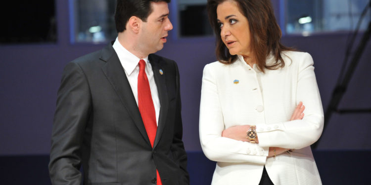 Nënshkroi marrëveshjen e detit me Bashën në 2009, ish-ministrja e Jashtme e Greqisë njofton se është prekur nga kanceri