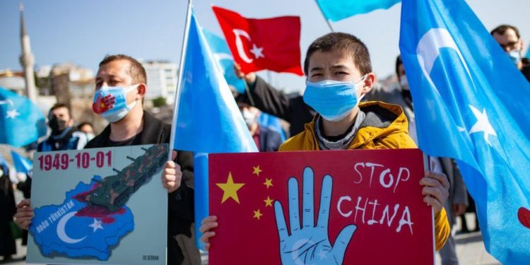 43 vende kritikojnë Kinën në OKB: Po torturon ujgurët, i fut në kampe riedukimi