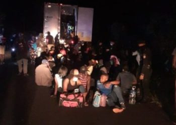 Shpëtohen 126 emigrantë, ishin braktisur të mbyllur brenda një kontejneri