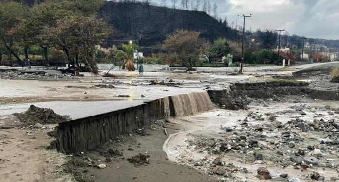 Përmbyten mbi 200 banesa në Greqi, evakuohen banorët