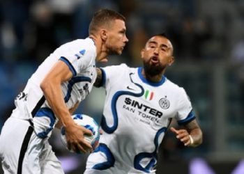 Dzeko ‘përmbys’ Sassuolo-n si zëvendësues, Interi riktheht te fitorja