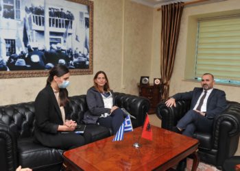 Jo vetëm Real Madrid, menaxheri i Lewandowski-t fut në lojë edhe një ekip tjetër