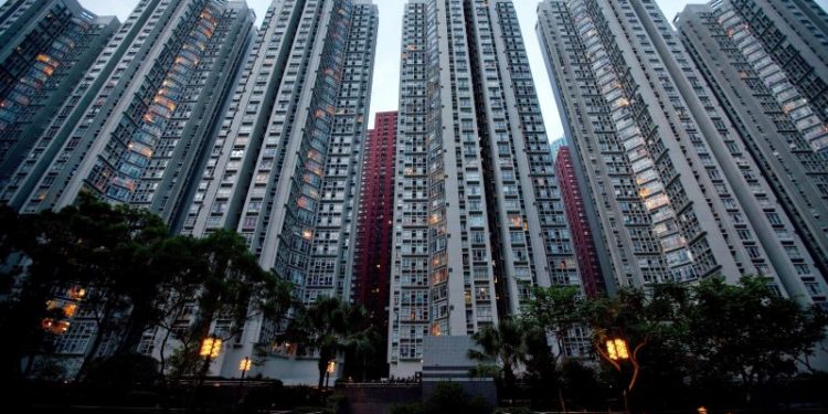 Kina mes krizës së borxhit në sektorin e pasurive të paluajtshme dhe mungesës së energjisë