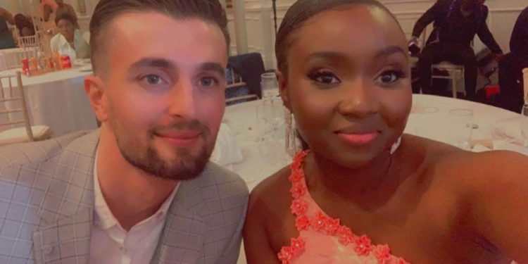 E shtuna e zezë në Tiranë/ Këta janë dy të rinjtë që humbën jetën. Djali qëlloi me thikë të dashurën dhe pastaj u hodh nga kati i tetë (FOTO)