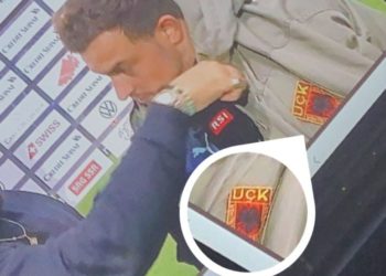 Fitorja e Zvicrës, Shaqiri hedh mbi shpatulla xhupin me stemën e UÇK