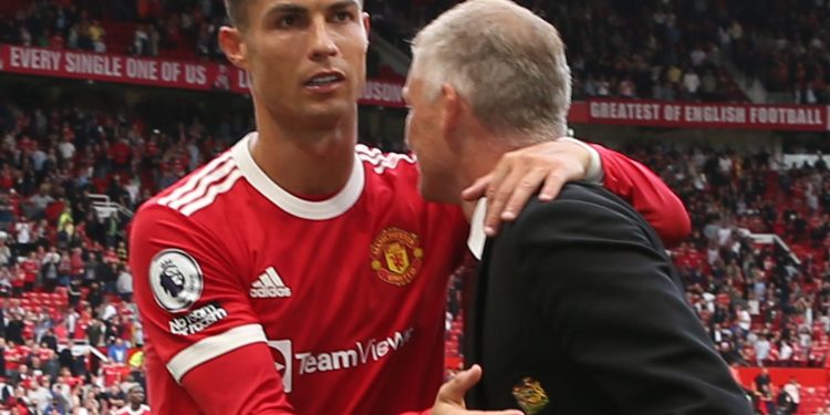 “Blijeni me çdo kusht!” Cristiano Ronaldo dhe kërkesa drejtuar Manchester United për yllin e Milanit!