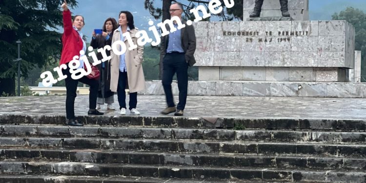 Yuri Kim “kapet mat” në Përmet, fundjavë me Mirela Kumbaron dhe ambasadorët e Suedisë dhe Italisë (FOTO)
