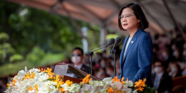 Presidentja e Tajvanit: Nuk do t’i përulemi Kinës