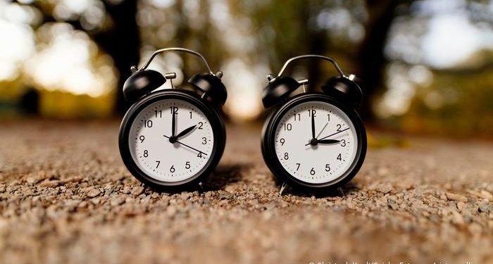 DW: Debati për ndërrimin e orës në BE