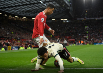 Ronaldon s’e mbajnë nervat, figurë e keqe në derbin e Anglisë