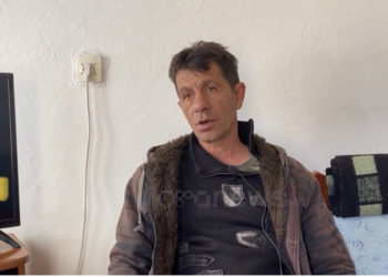 Delvinë: Invalidit i ndëpresin kempin, marrin borxh për ilaçe e bukë. Po me se ti paguajnë? (VIDEO)