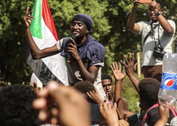 Protestuesit në Sudan kundër grushtit të shtetit, bllokojnë rrugët në Khartoum