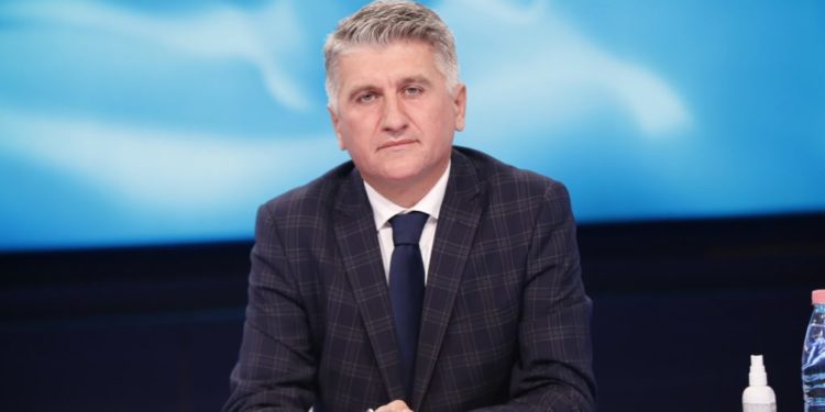 Agron Gjekmarkaj: Basha ka 40 mijë vota, Berisha do t’i marrë partinë me 3 mijë vota