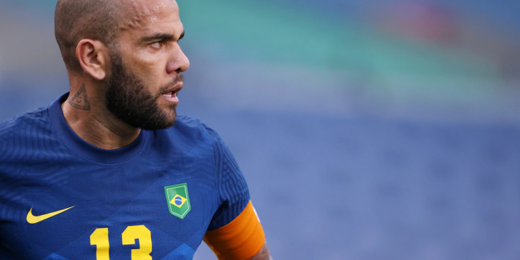 Iu vetofrua, Barcelona i mbyll dyert Dani Alves