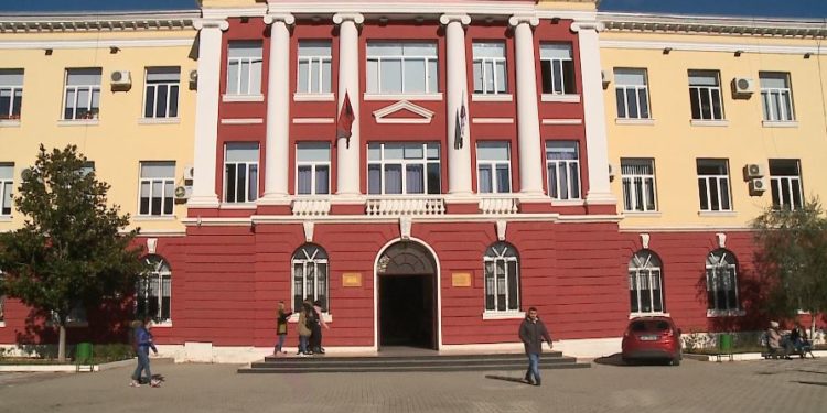 Nisja e vitit të ri akademik, ja tre kushtet për studentët dhe çfarë ndodh me “të pabindurit”