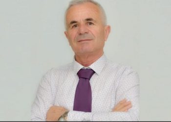 I hoqi licencën e furgonit, shoferi rreh kryetarin e bashkisë Selenicë