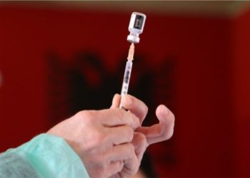 Të hënën nis doza e tretë e vaksinës anti-Covid në Shqipëri