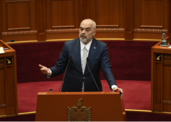 “Lulzim, s’do të jeni dot më një…” Ç’farë di Rama për ndarjen e PD-së?