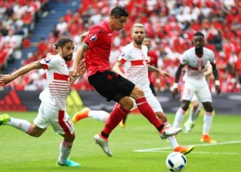 Odise Roshi bëhet baba për herë të parë, zbulon emrin e djalit