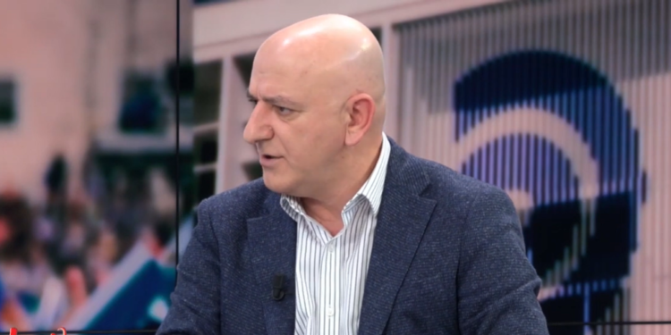 Bejko: Nëse Berisha merr drejtimin e PD nuk do t’i them më doktor, por kolonel. Ai mendon që PD duhet të rrojë sa do të rrojë ai (VIDEO)