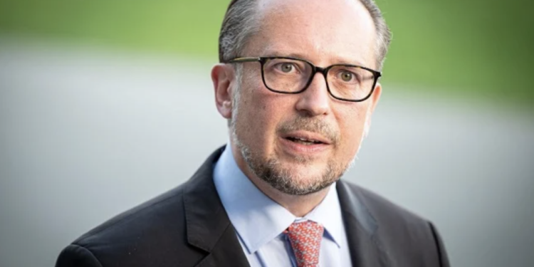 Kush është Alexander Schallenberg, Kancelari i ri i Austrisë