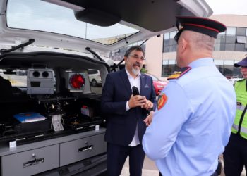 “Harrojeni mikun, tani gjoba ju vjen në shtëpi”, Çuçi prezanton “makinën inteligjente” që monitoron qarkullimin rrugor (VIDEO)