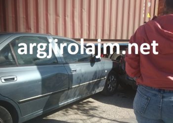 Aksident në Gjirokastër, përplasen dy makina te Ura e Lumit (VIDEO)