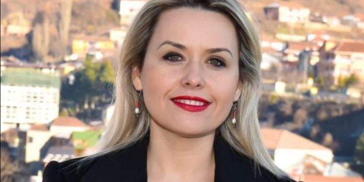 Vijojnë lëvizjet në qeveri, emërohet zv.ministrja e re e Turizmit dhe Mjedisit