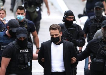 “Alo policia, ndihmë…”, zbardhet biseda e pilotit që shokoi Greqinë, ja si tentoi të gënjente policinë pasi vrau gruan