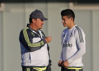 Trajneri i kthehet keq futbollistit: E ke mendjen te paratë dhe jeta e çmendur