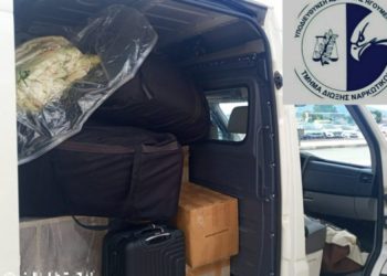 Policia i bën shenjë të ndalojë, shqiptari shkel gazin. Kapet në kufirin grek makina me kanabis