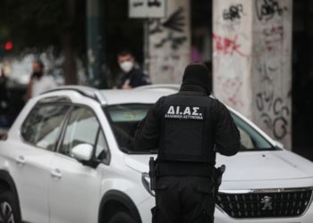 Skena si nëpër filma/ 35-vjeçari nga Saranda qëllohet nga policia në Athinë. Tentoi të largohej me makinën që i grabiti një gruaje