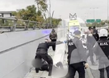 Athinë, shqiptarit i bëhet atentat me armë zjarri (FOTO)