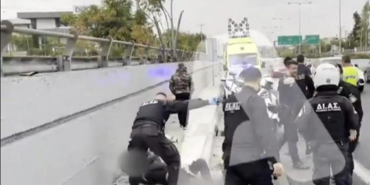 Athinë, shqiptarit i bëhet atentat me armë zjarri (FOTO)