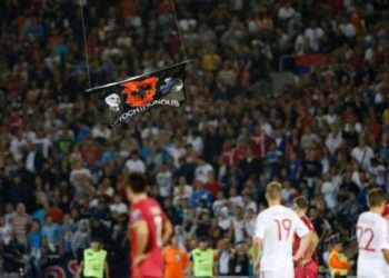 “Autochthonous” sot bën 7 vjeç, banderola sipër dronit që ‘tërboi’ serbët në Beograd