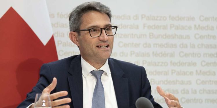 Eksperti: Pandemia përfundon në pranverë, por ka dy kushte