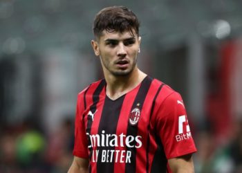 Milan i përgjysmuar ndaj Veronës, edhe Diaz me Covid-19