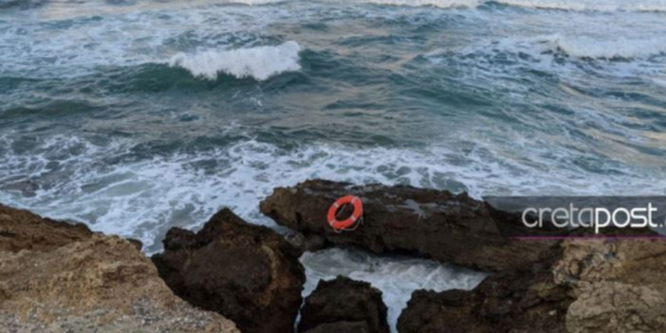 Ngjarje e rëndë në Kretë/ Gjyshi futet në det për të shpëtuar nipin dhe mbesën, por mbytet vetë (VIDEO)