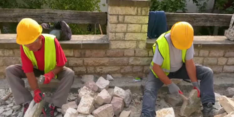 Restaurimet në Gjirokastër, Rama nxjerr pamjet: Puna vazhdon pa pushim (VIDEO)