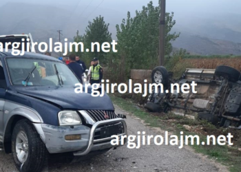 Aksident i frikshëm në Libohovë, fuoristrada përfundon në kanal, një i plagosur (FOTO)