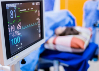 Kaos në spitalet greke prej koronavirusit, nuk ka më shtretër për të sëmurët rëndë