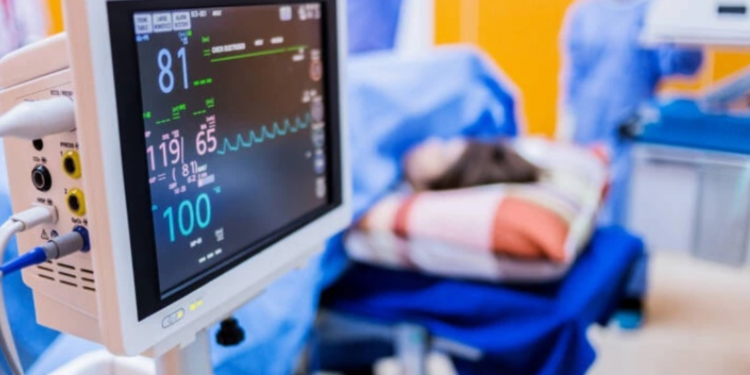 Kaos në spitalet greke prej koronavirusit, nuk ka më shtretër për të sëmurët rëndë