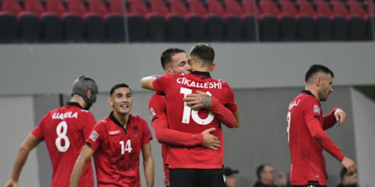 Ndeshja me Poloninë, infektohet me Covid sulmuesi i Kombëtares