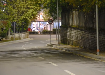 “Flasim me punë, jo me llafe që i merr era”, si duket sot rruga “Zeman Haska” në Gjirokastër (VIDEO)